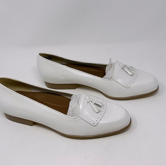 Naturalizer White Leather Tassel Loafers Size 9W - Picture 4 of 11